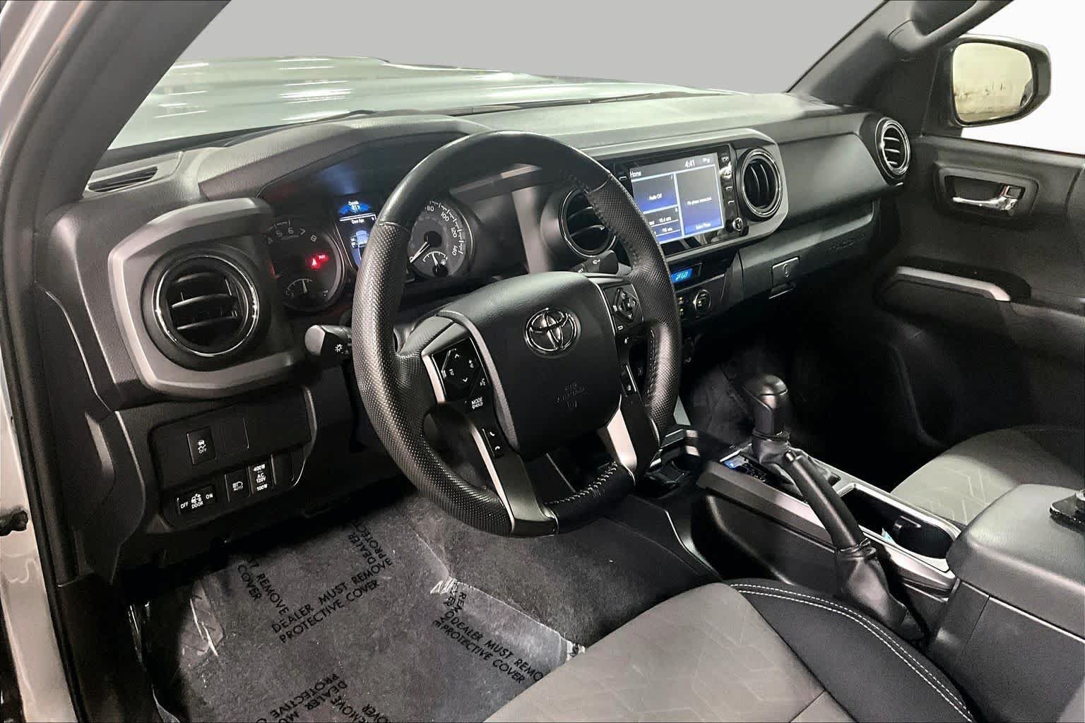 Used 2023 Toyota Tacoma TRD Sport w/ Technology Package AWD/4WD image 18