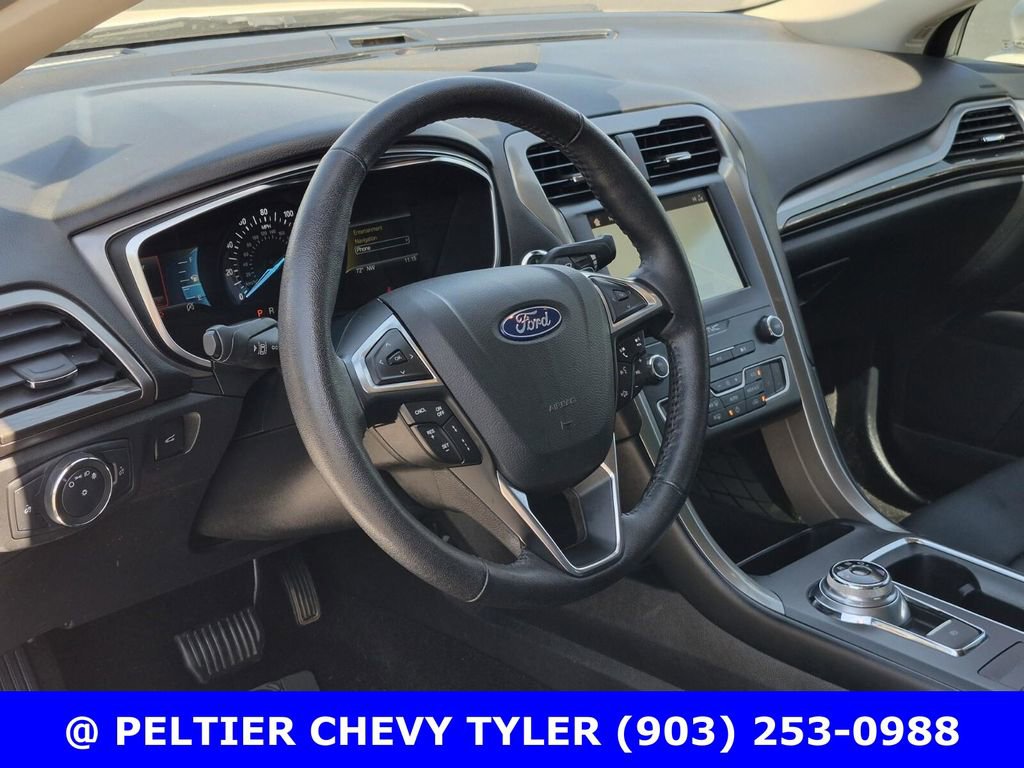 Used 2019 Ford Fusion SEL image 28