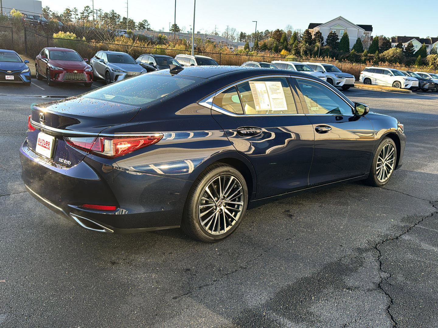 Certified 2022 Lexus ES 350 w/ Premium Package image 5