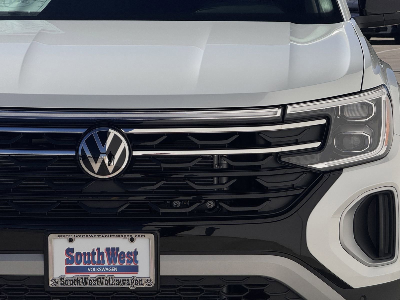 New 2026 Volkswagen Atlas Peak Edition image 8