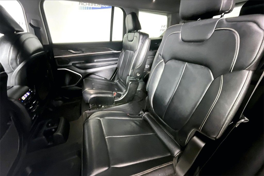 Used 2022 Jeep Grand Cherokee L Limited image 21