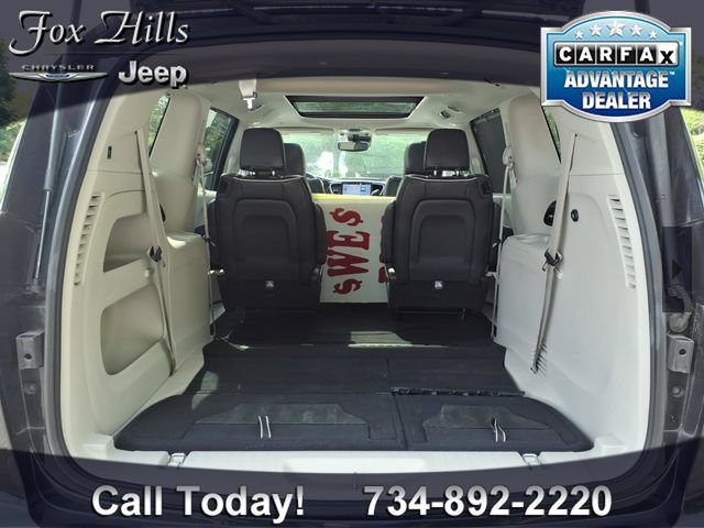 Used 2023 Chrysler Pacifica Limited FWD image 10