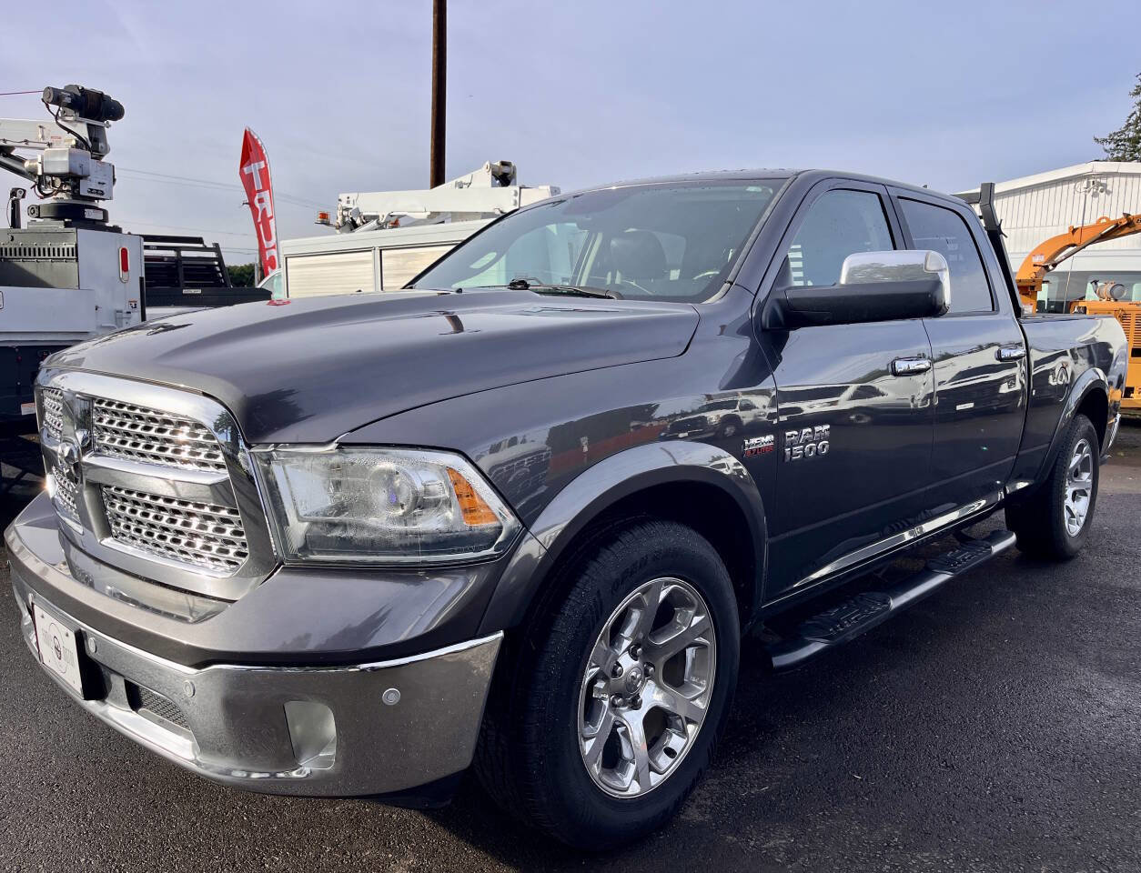 Used 2017 RAM 1500 Laramie w/ Convenience Group image 8