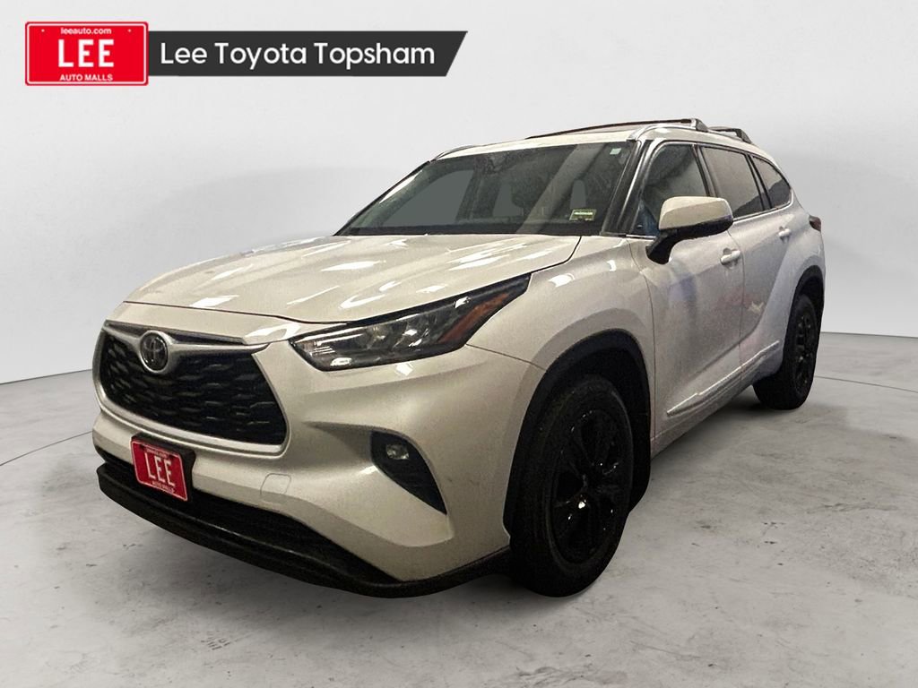Used 2020 Toyota Highlander XLE AWD/4WD image 1