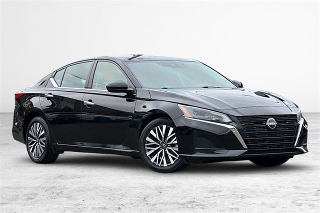 Used 2023 Nissan Altima 2.5 SV