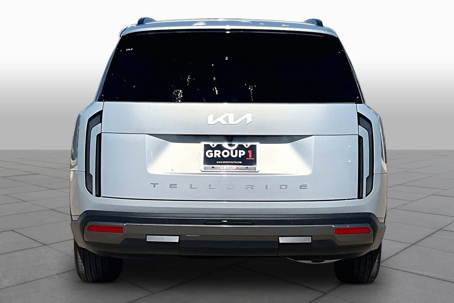 Certified 2027 Kia Telluride EX w/ Towing Package FWD image 5