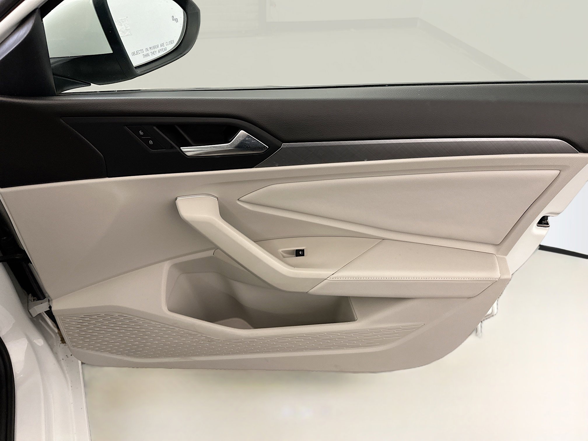 Used 2024 Volkswagen Jetta SE image 32