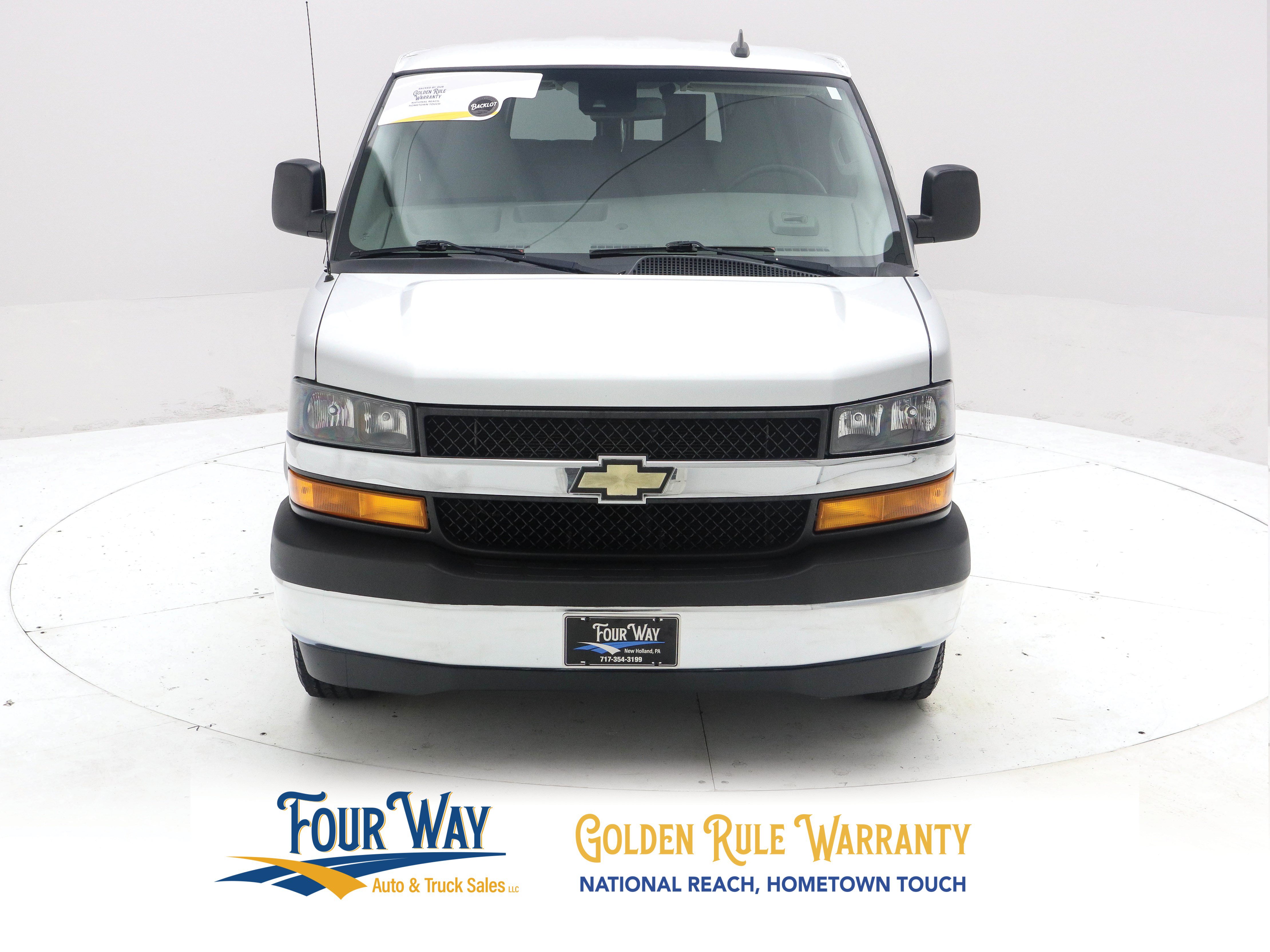 Used 2020 Chevrolet Express 3500 LT w/ LT Preferred Equipment Group RWD image 9