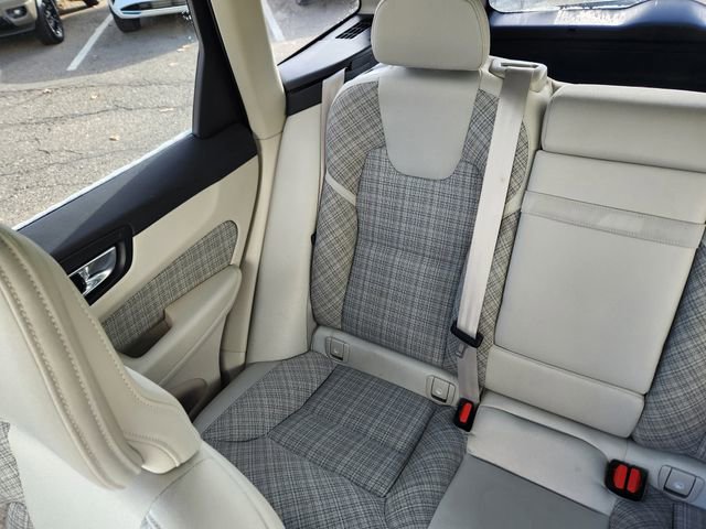 Certified 2022 Volvo XC60 B5 Momentum AWD/4WD image 14