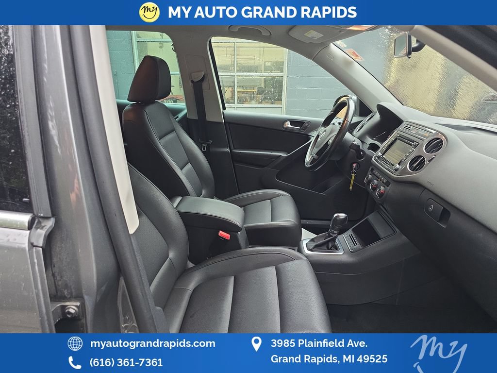Used 2013 Volkswagen Tiguan S FWD image 22