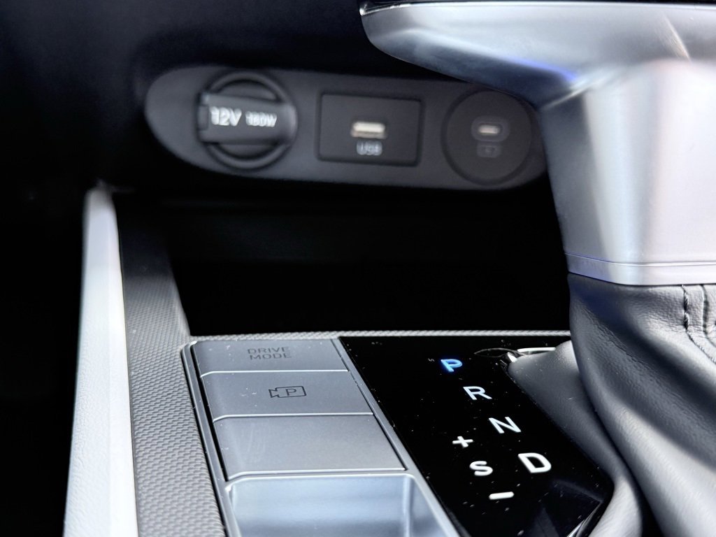 New 2025 Hyundai Elantra Limited image 26