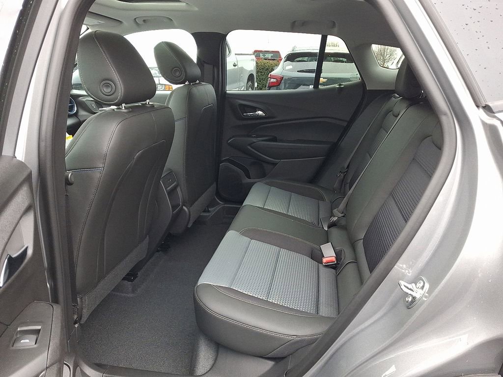 New 2026 Chevrolet Trax LT w/ Sunroof Package image 5