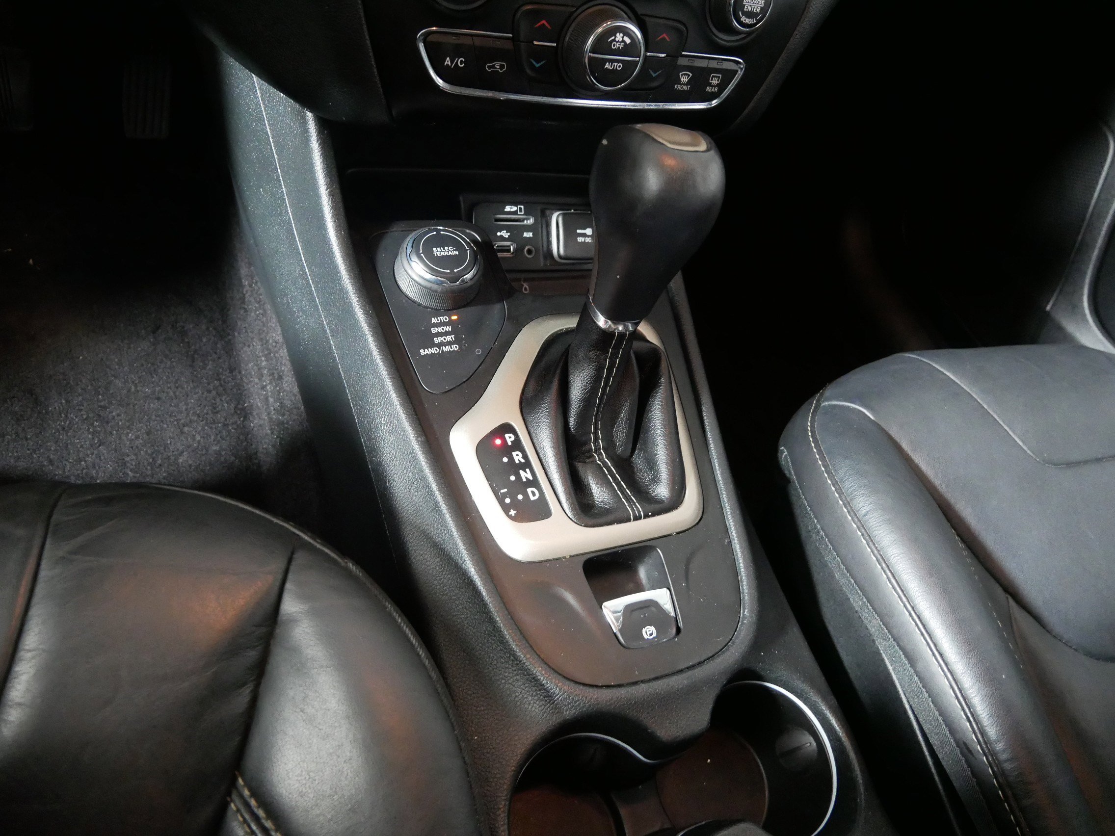 Used 2016 Jeep Cherokee Limited w/ Trailer Tow Group image 24