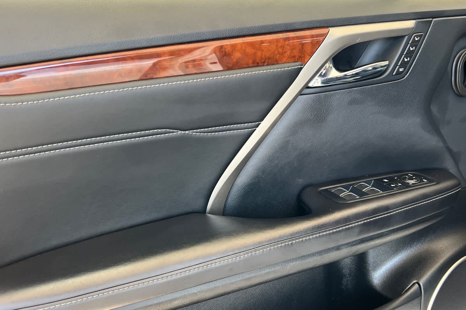 Used 2019 Lexus RX 350L FWD image 12