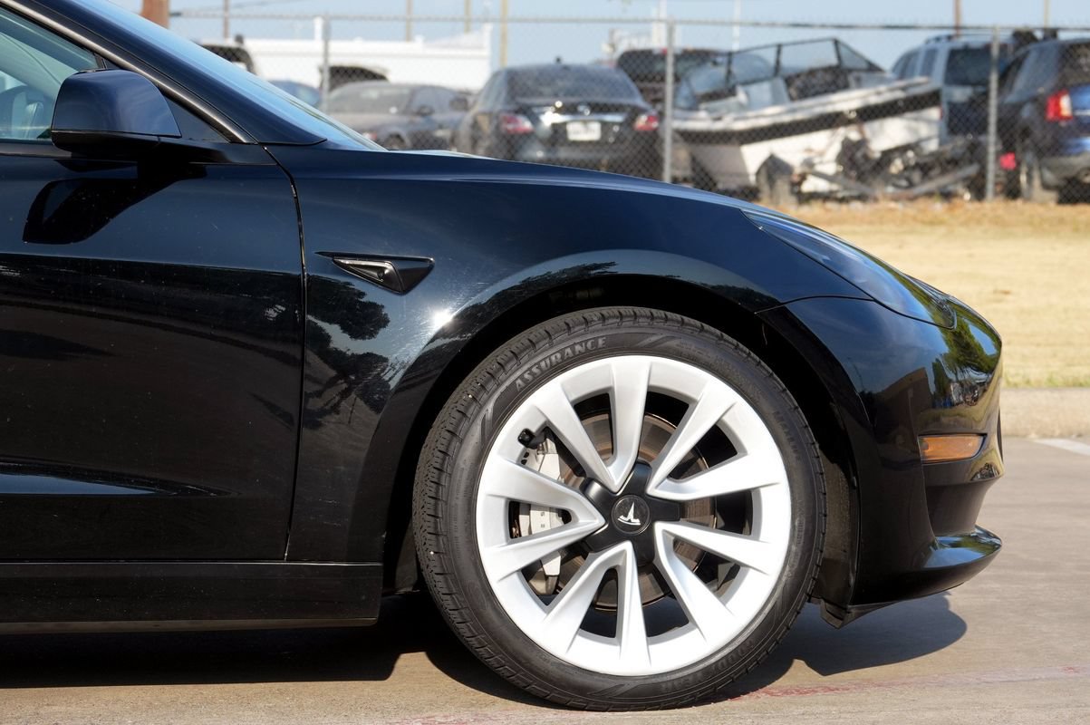 Used 2023 Tesla Model 3 Standard Range RWD image 30