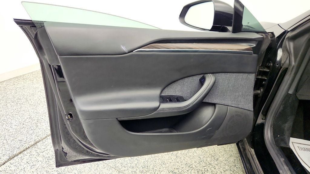 Used 2021 Tesla Model S Plaid image 11