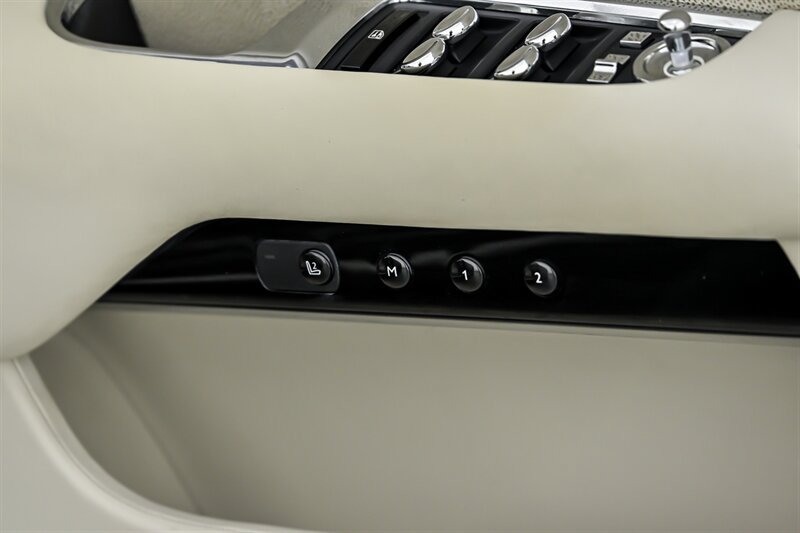 Used 2015 Rolls-Royce Wraith RWD image 14