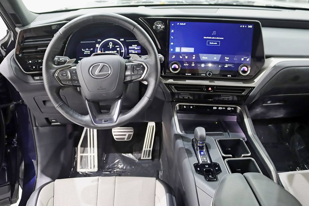 Used 2025 Lexus TX 500h AWD w/ Technology Package image 15