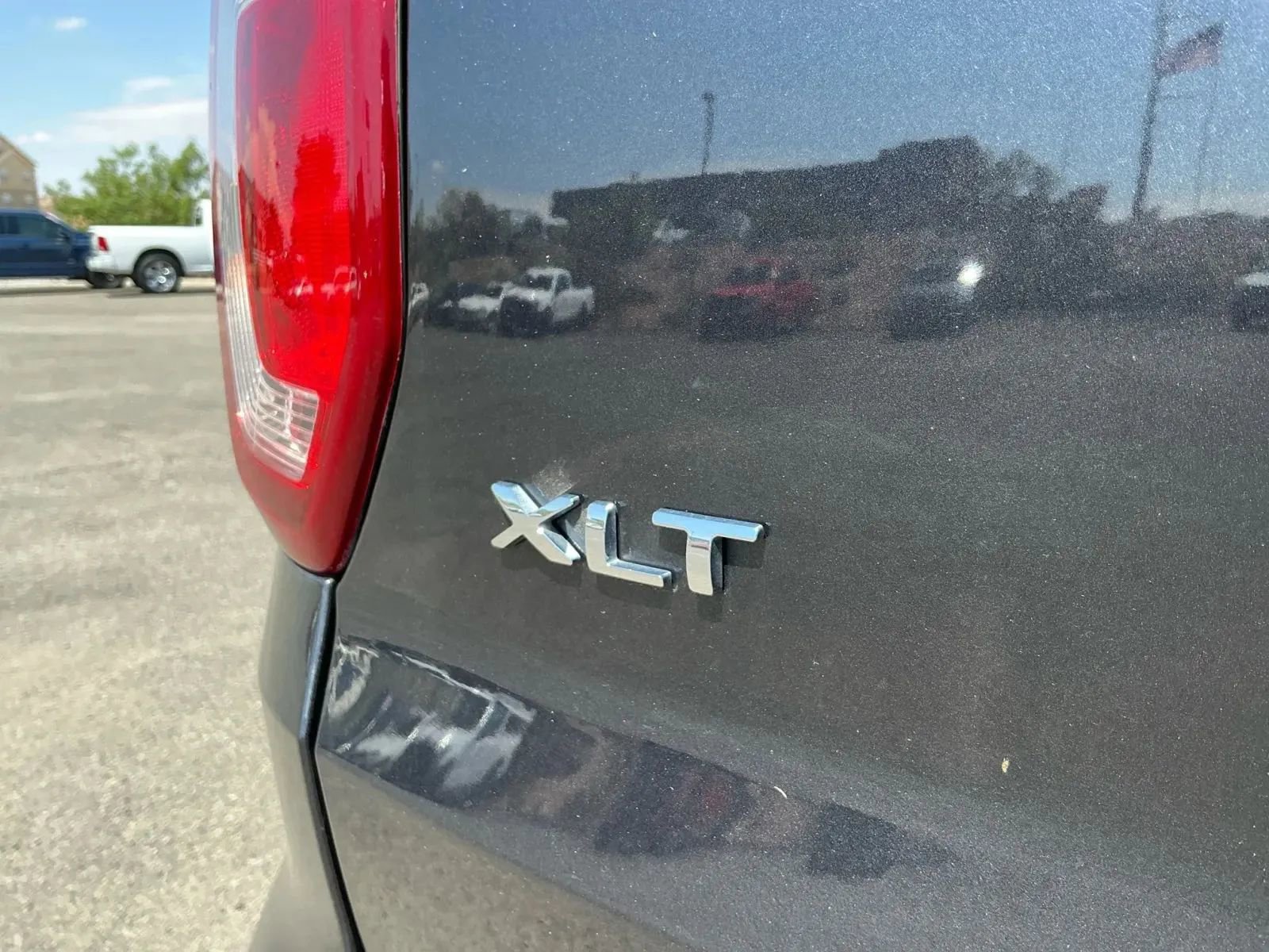 Used 2017 Ford Explorer XLT w/ Equipment Group 202A image 16