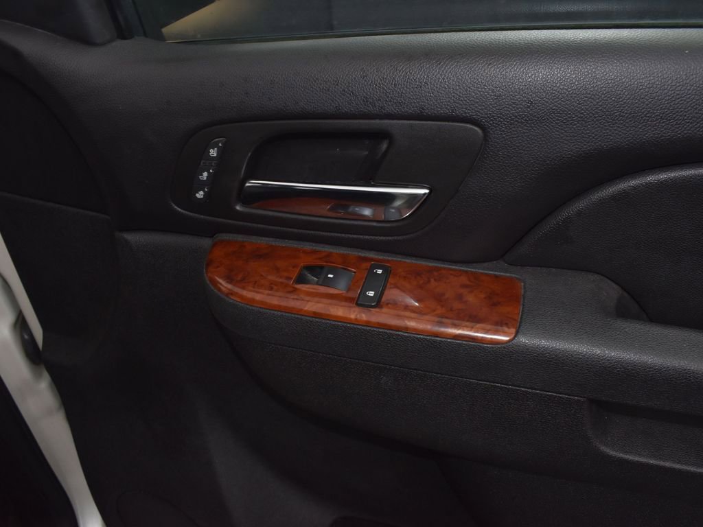 Used 2010 Chevrolet Suburban LTZ image 34