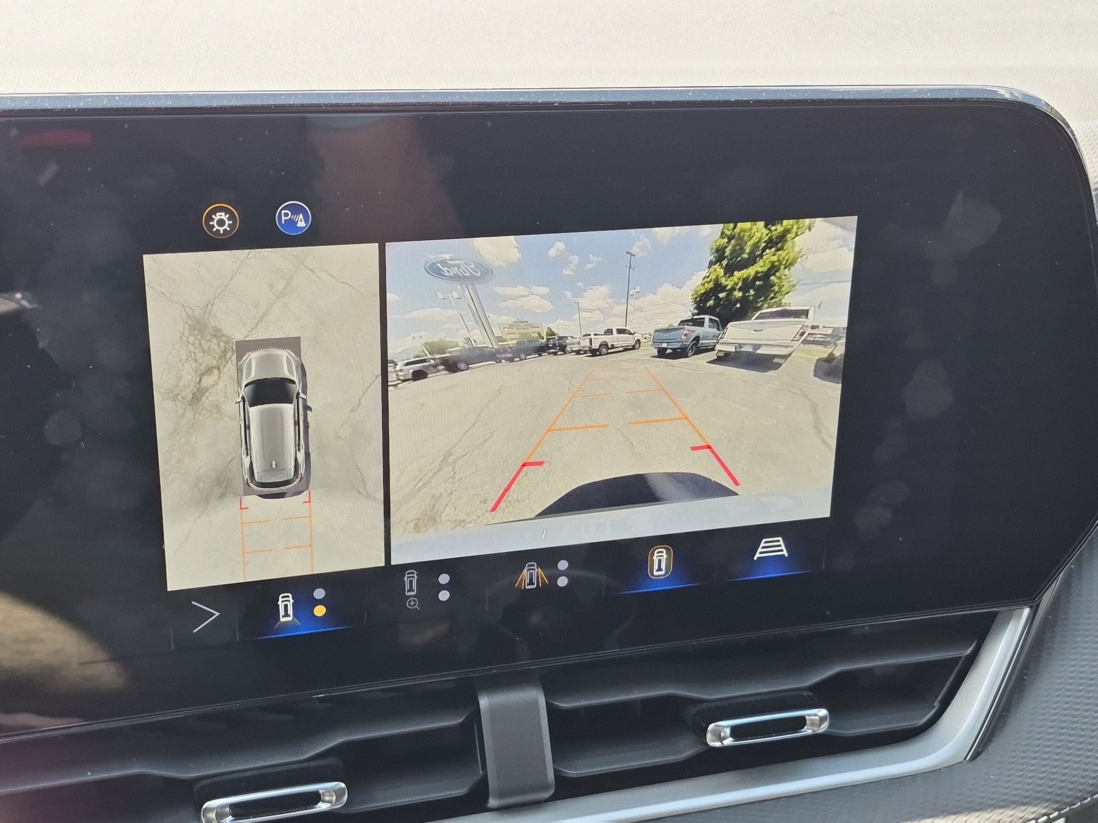 Used 2025 Chevrolet Equinox LT w/ Safety and Technology Package AWD/4WD image 26