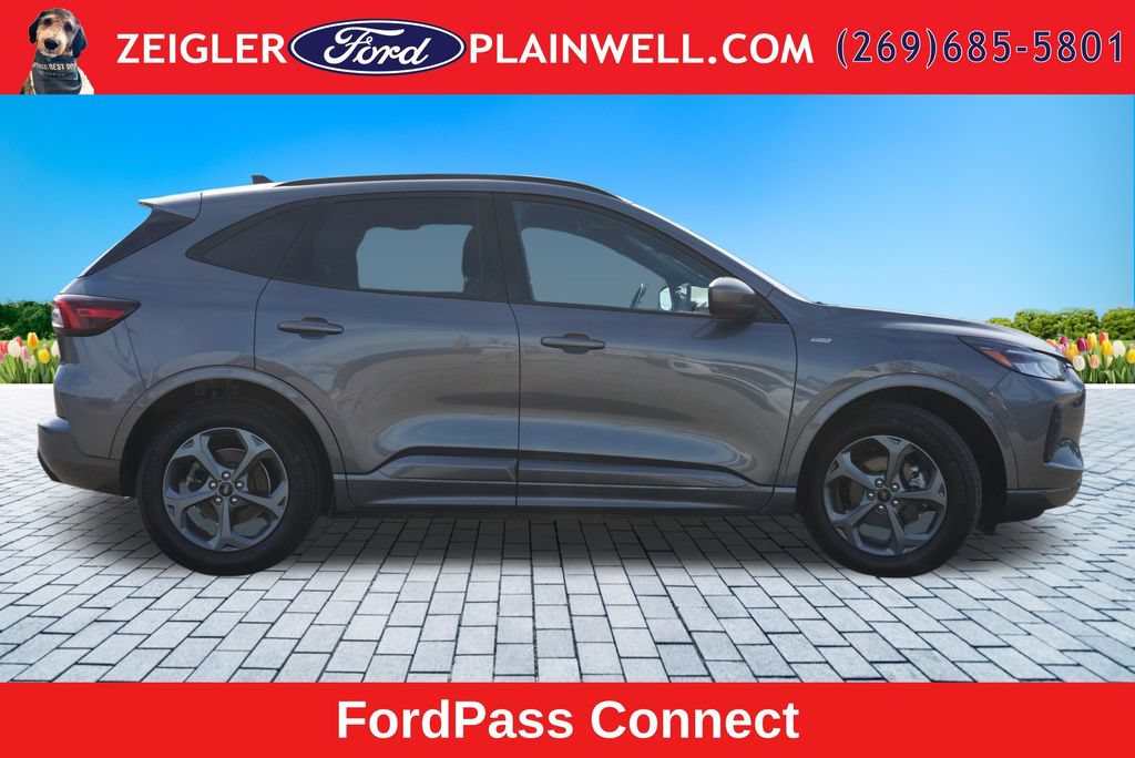 Used 2023 Ford Escape ST-Line Select AWD/4WD image 6