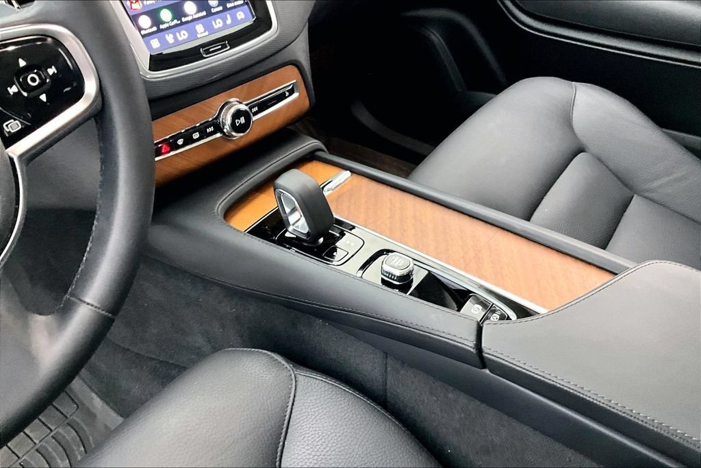 Certified 2024 Volvo XC90 B6 Plus AWD/4WD image 16