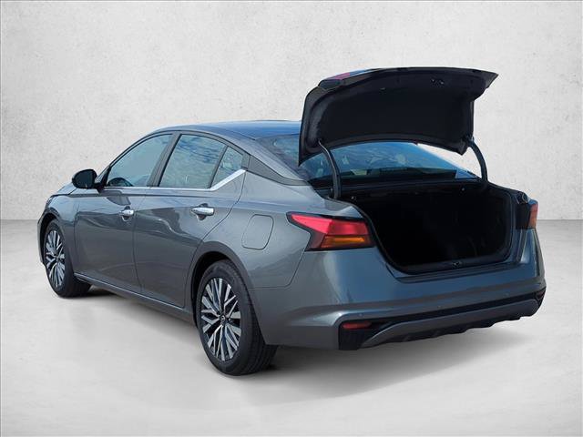 Used 2025 Nissan Altima 2.5 SV FWD image 8