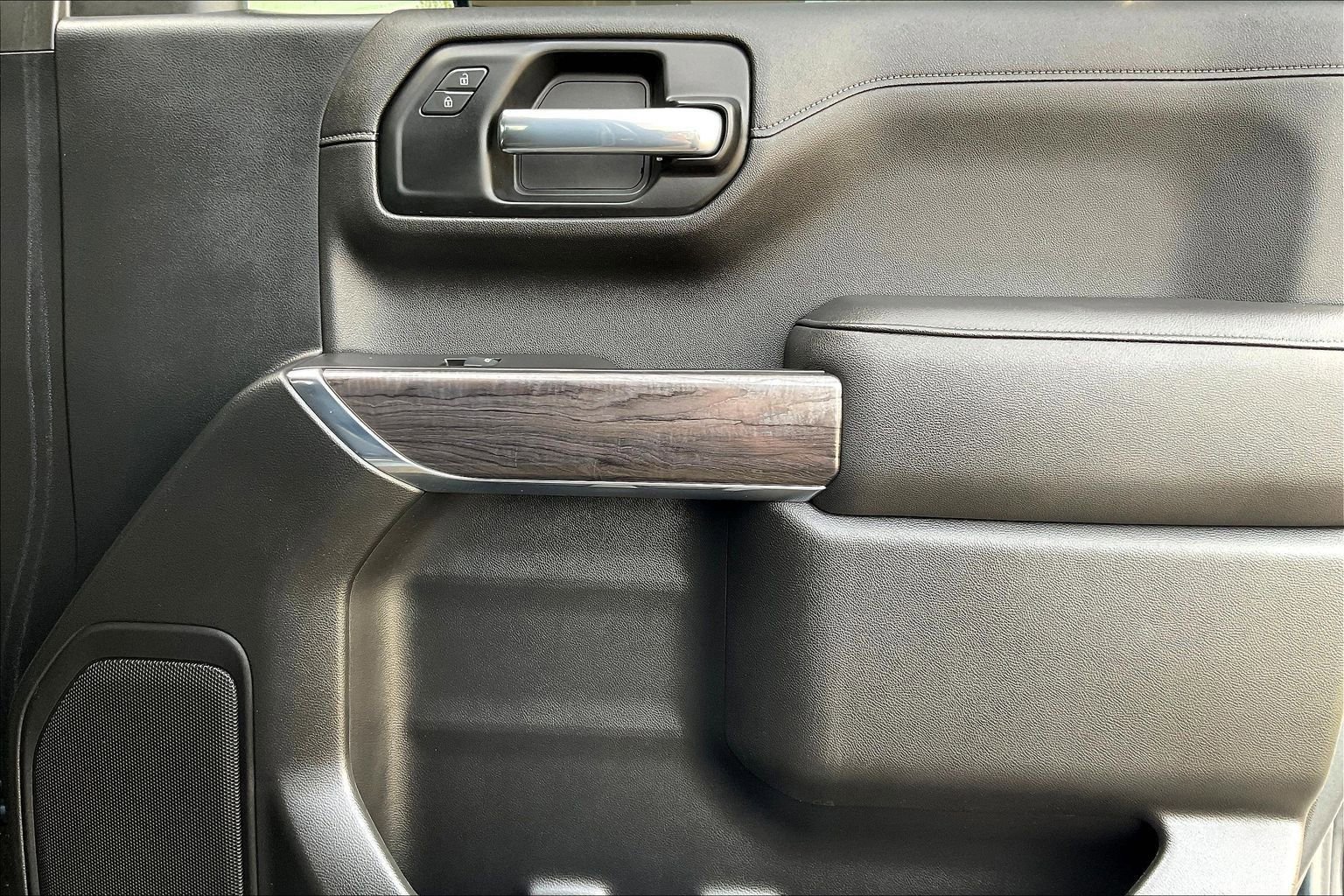 Used 2021 Chevrolet Silverado 1500 LTZ image 21