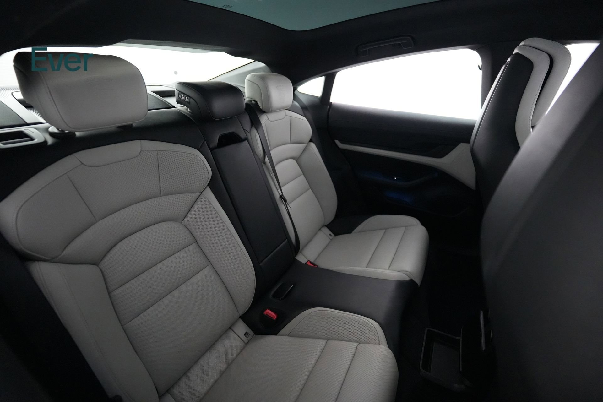 Used 2023 Porsche Taycan w/ Premium Package image 5