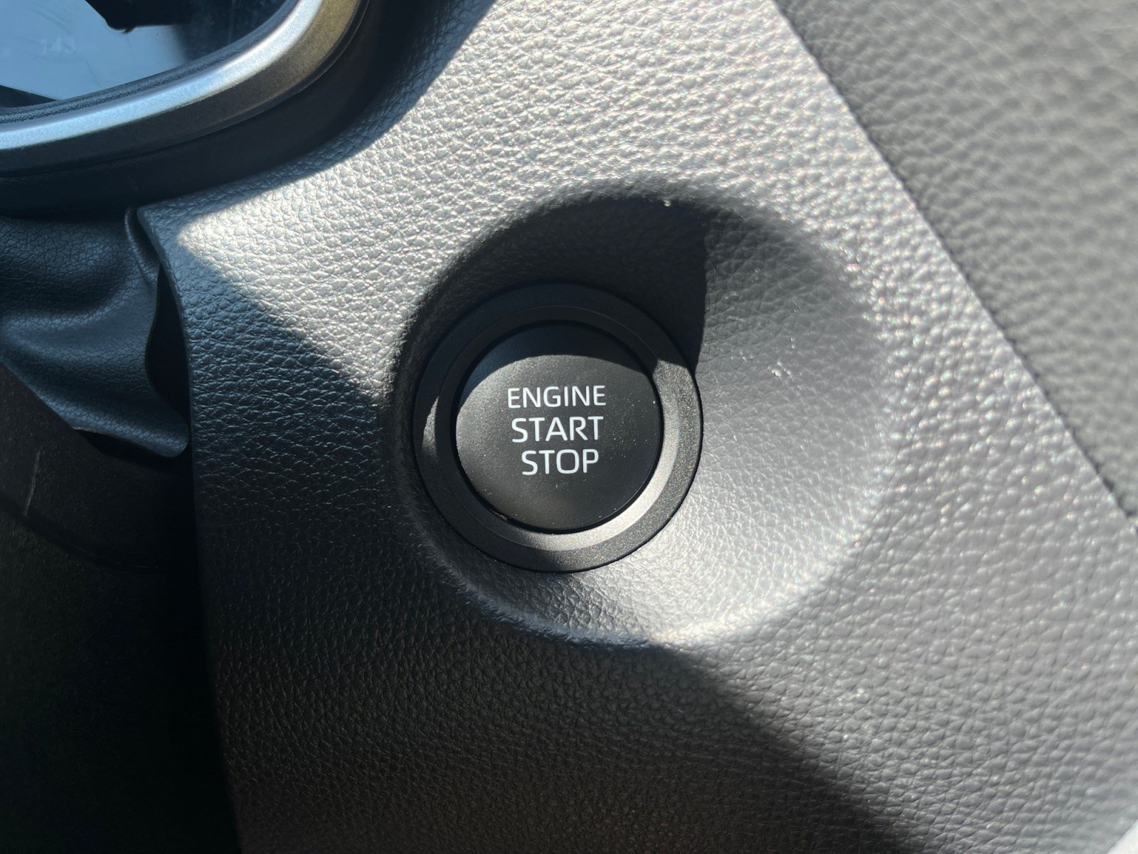 Used 2025 Toyota Corolla Cross XLE AWD/4WD image 13