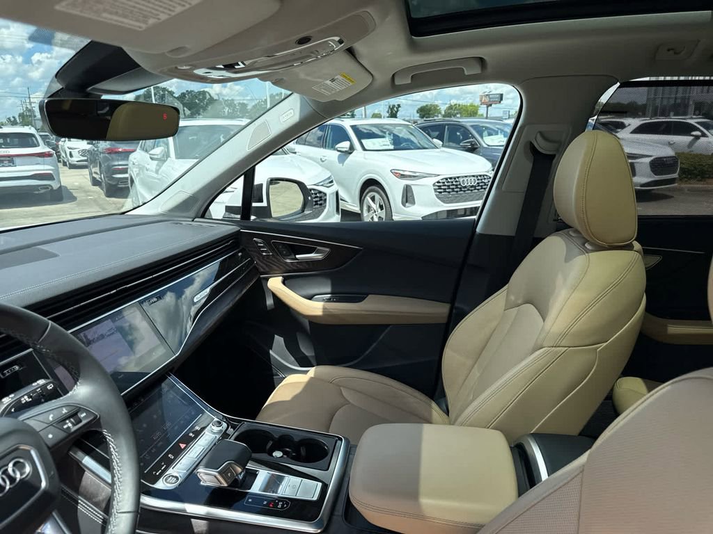 Used 2025 Audi Q7 3.0T Prestige image 26