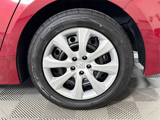 Used 2022 Toyota Corolla LE image 4