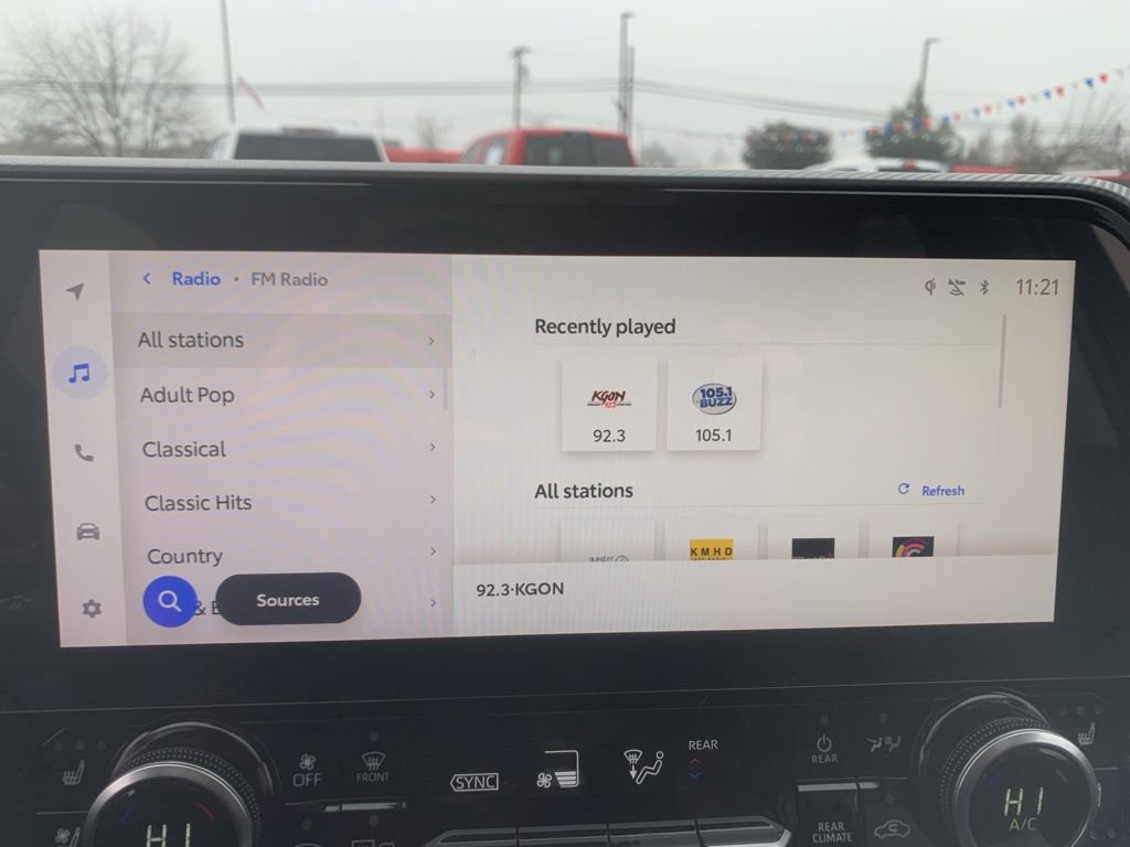 Used 2025 Toyota Highlander Platinum image 21