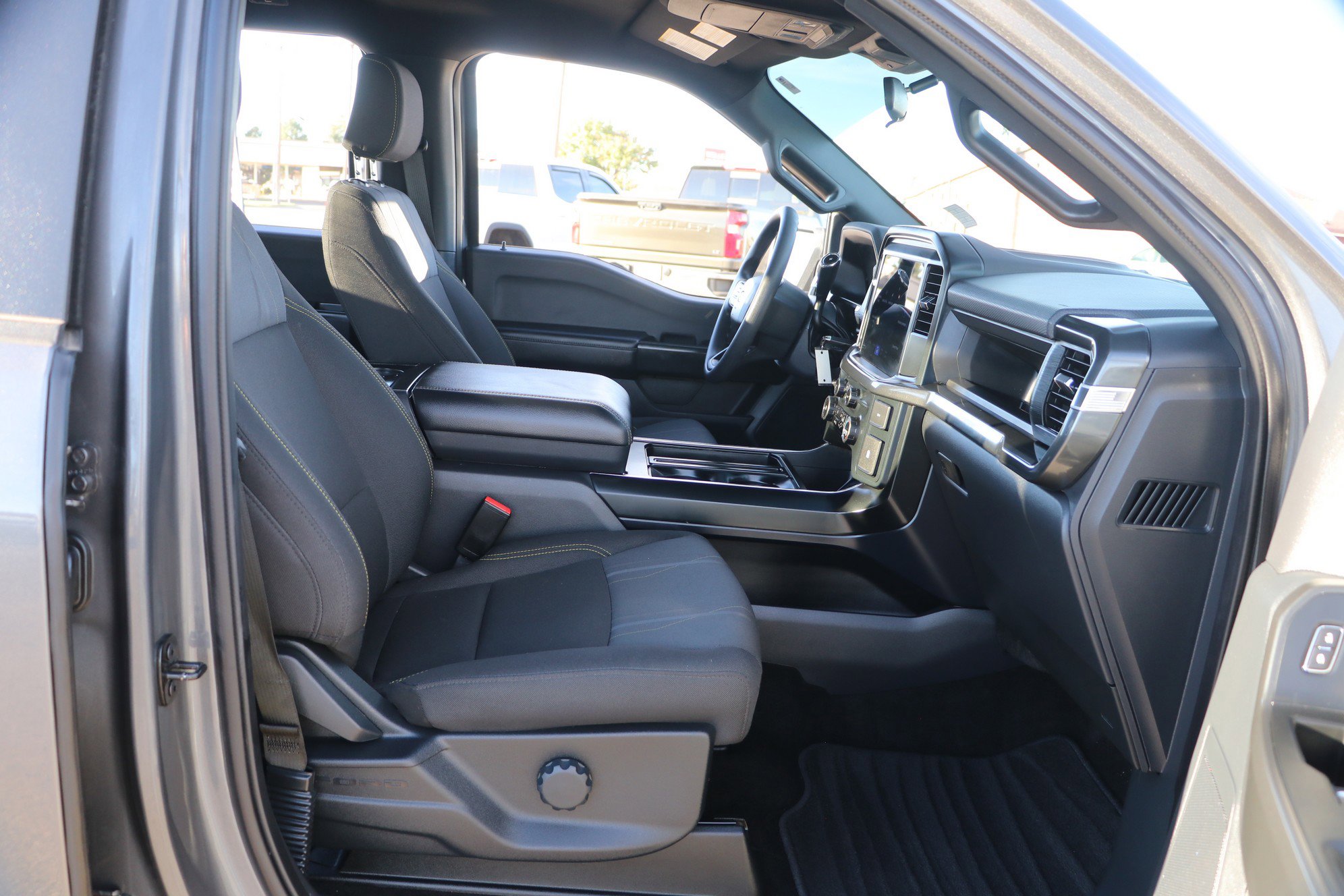 Used 2025 Ford F150 STX w/ Equipment Group 200A image 31