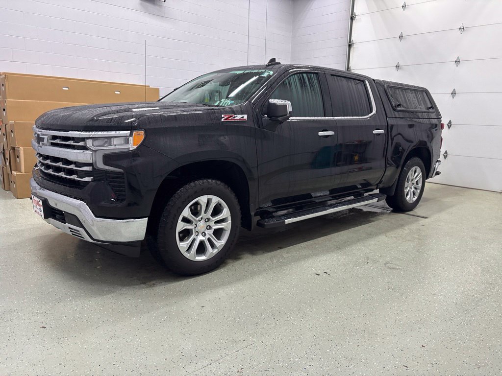 Used 2024 Chevrolet Silverado 1500 LTZ AWD/4WD image 9