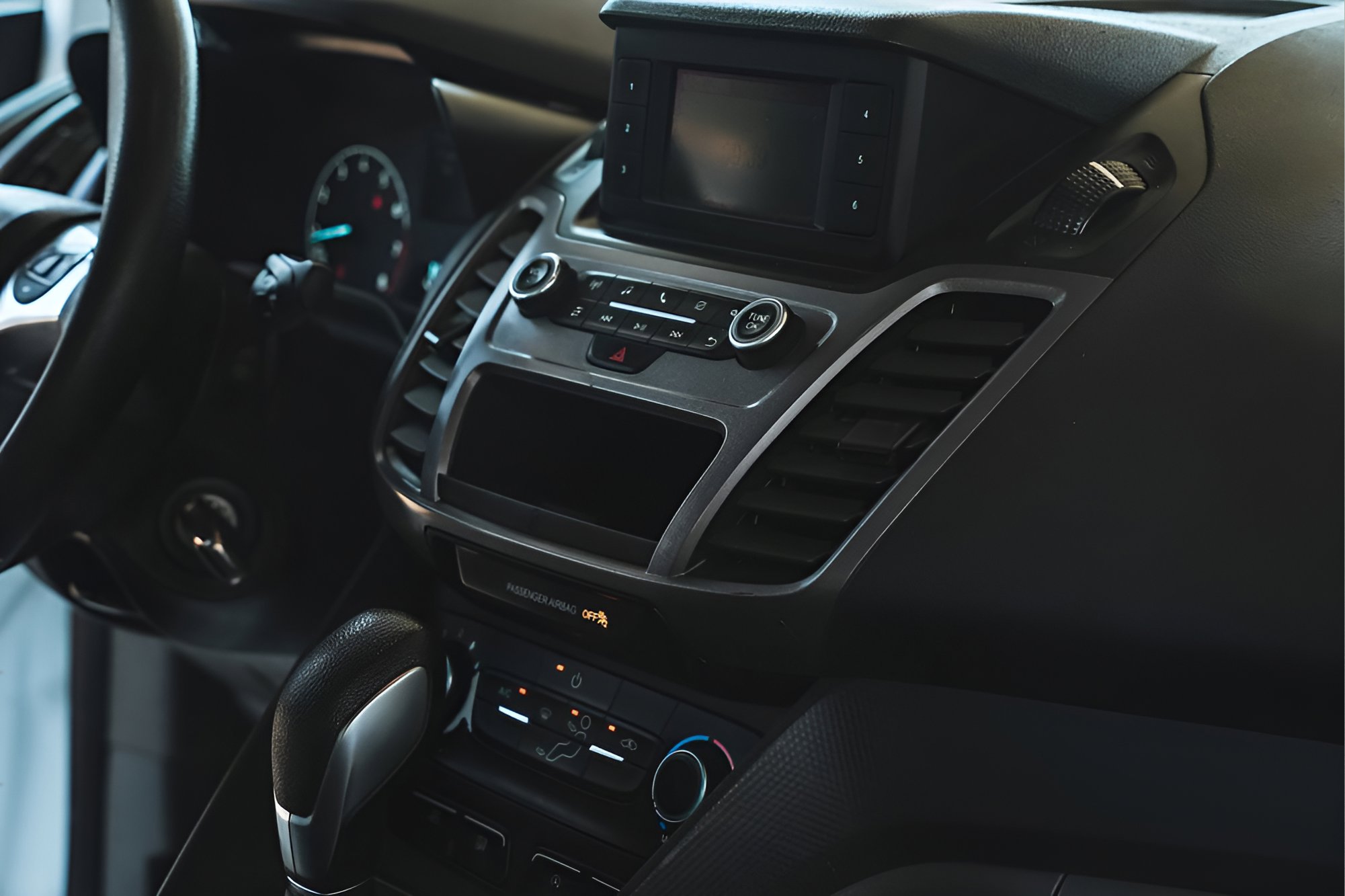 Used 2020 Ford Transit Connect XL image 16