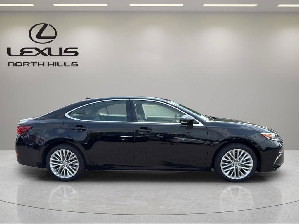 Used 2016 Lexus ES 350 w/ Luxury Package w/Wood Trim FWD image 5