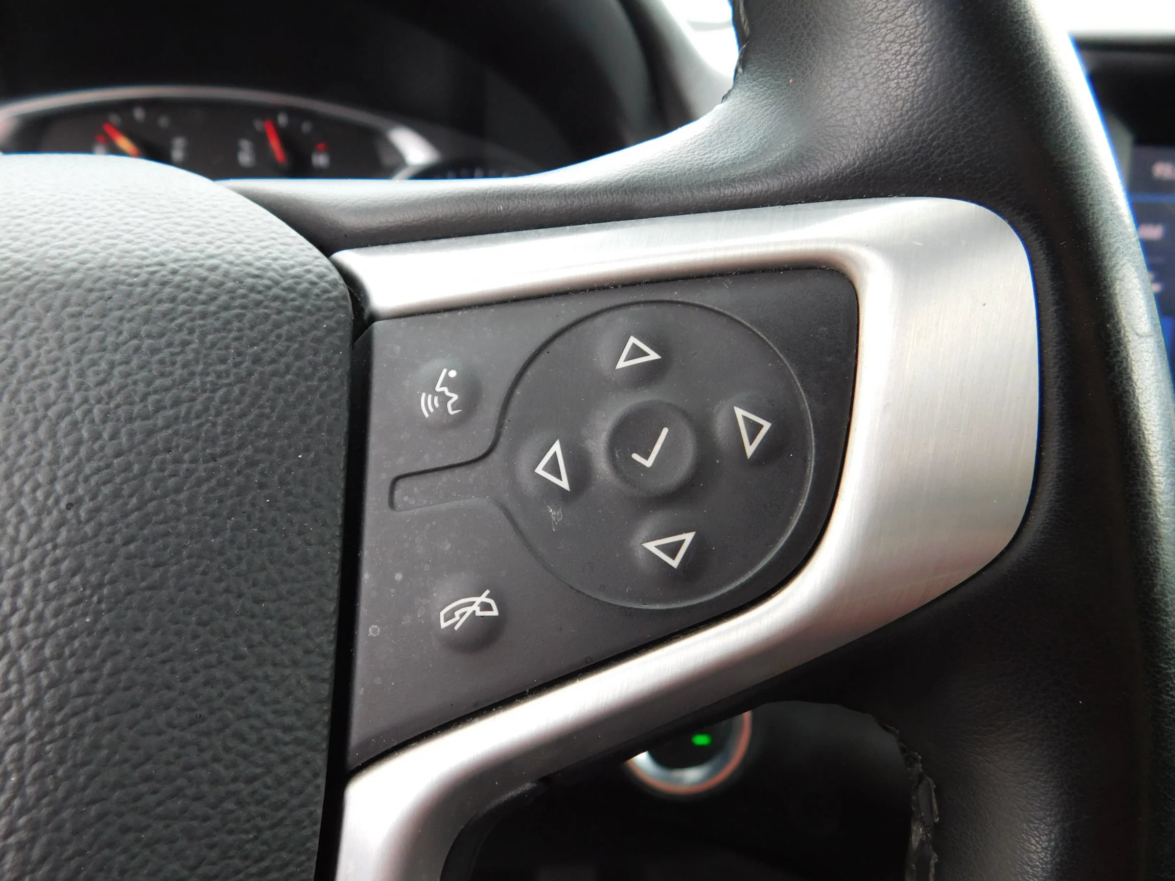 Used 2024 GMC Terrain SLT AWD/4WD image 21