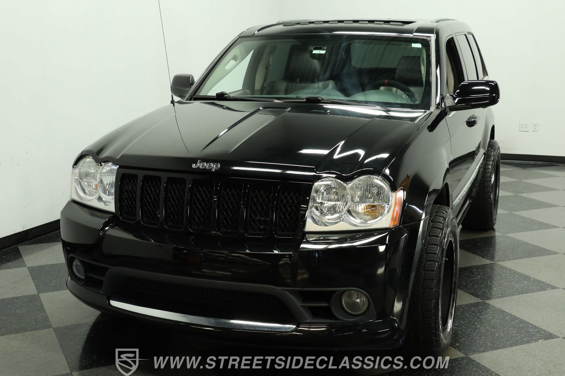 Used 2006 Jeep Grand Cherokee SRT8 w/ SRT Option Group I image 16