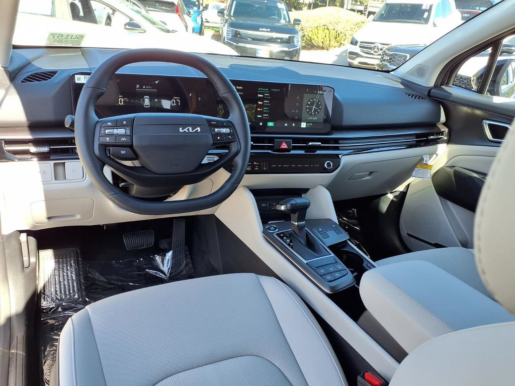 Used 2026 Kia Sportage EX FWD image 11