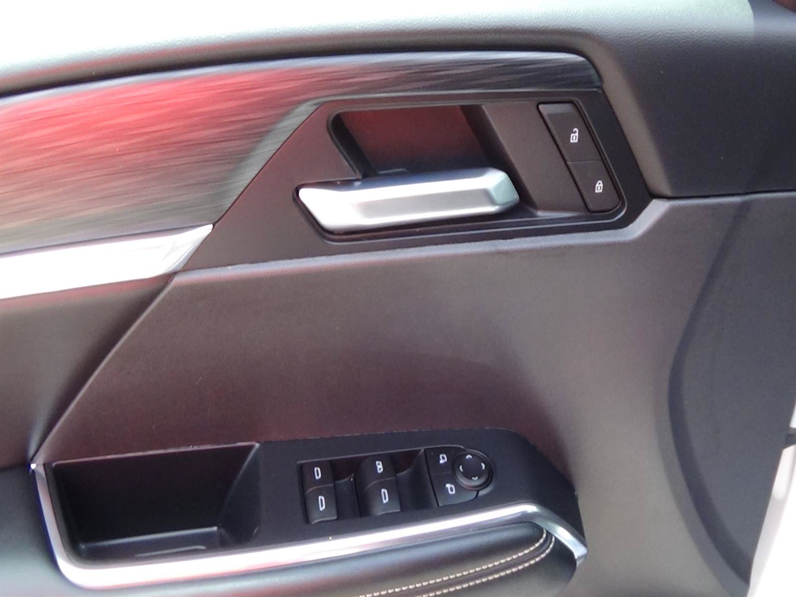 Used 2025 GMC Acadia Elevation FWD image 16