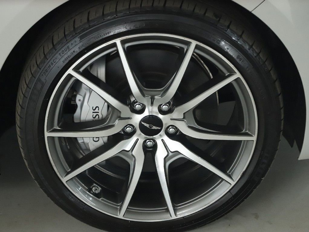 Used 2025 Genesis G70 2.5T image 10