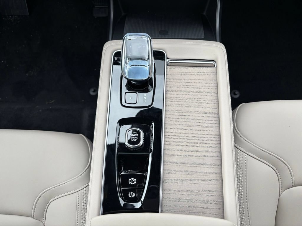 New 2026 Volvo XC90 B6 Plus w/ Protection Package AWD/4WD image 13