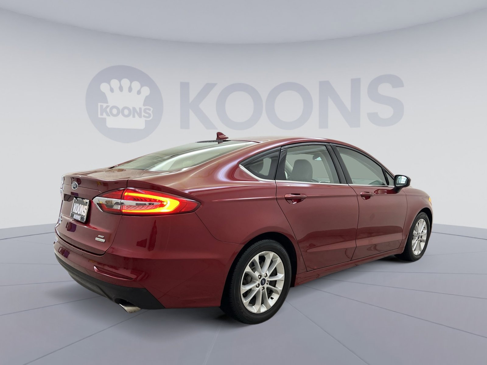 Used 2019 Ford Fusion SE image 5