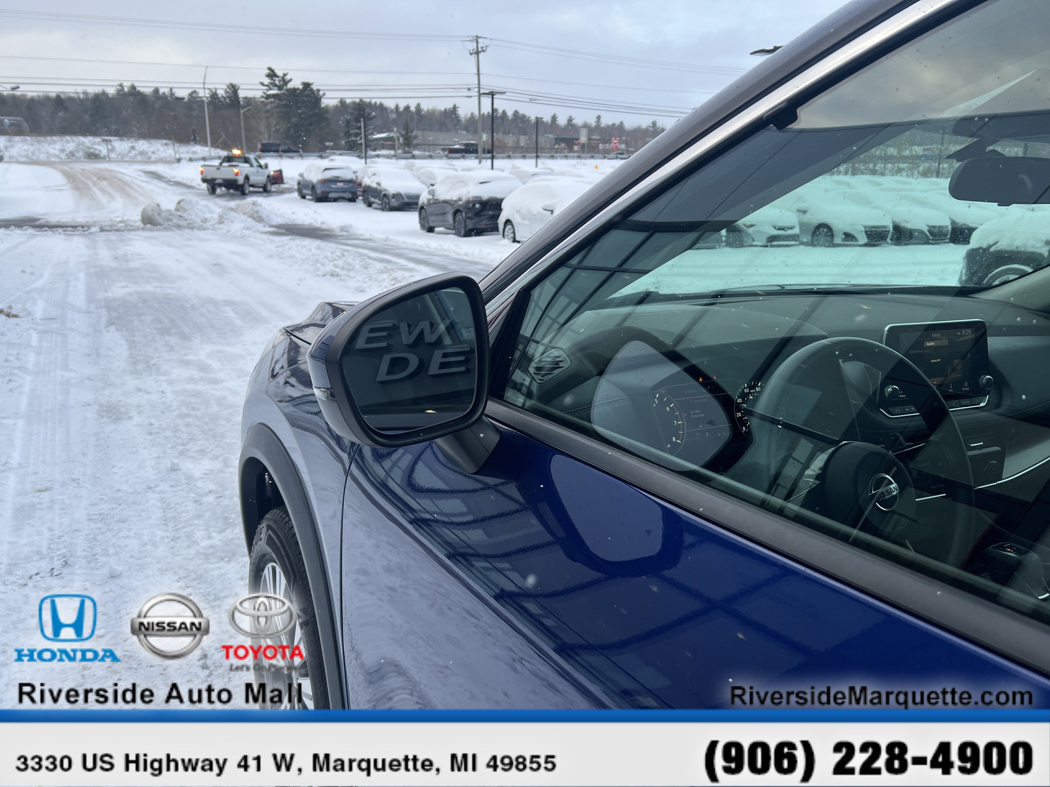 Used 2021 Nissan Rogue SV image 5