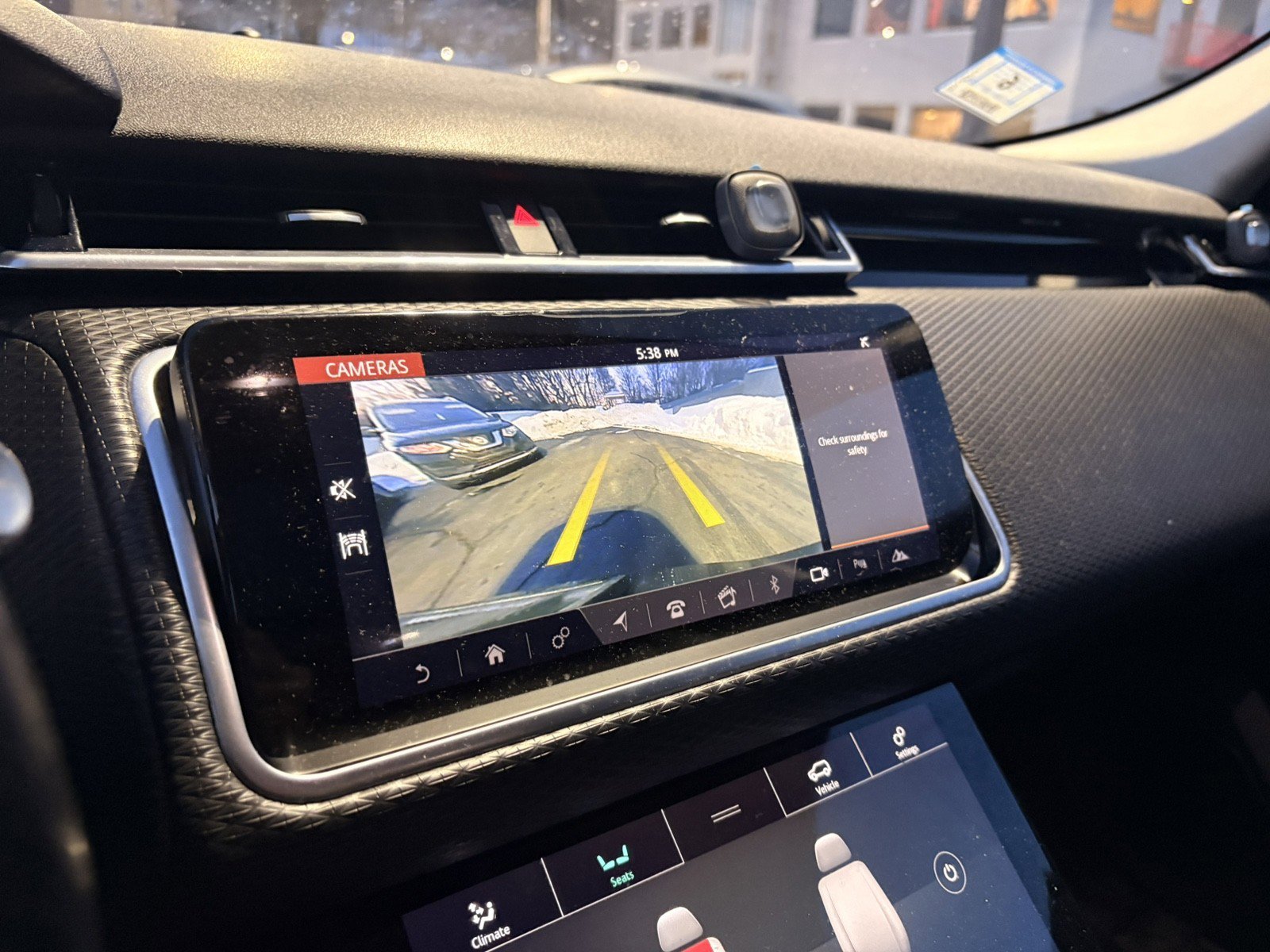 Used 2018 Land Rover Range Rover Velar S image 24