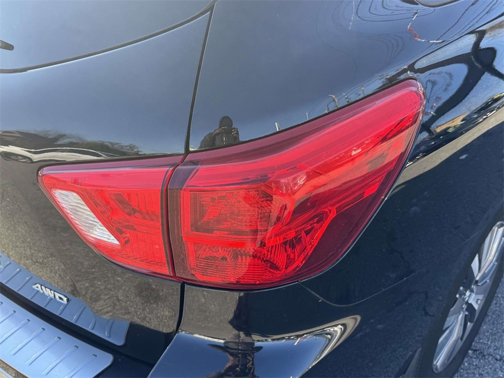 Used 2020 Nissan Pathfinder S image 10