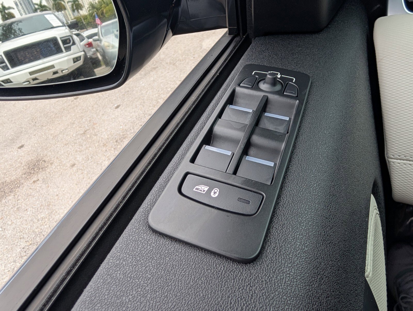 Used 2023 Land Rover Discovery Sport S R-Dynamic image 38