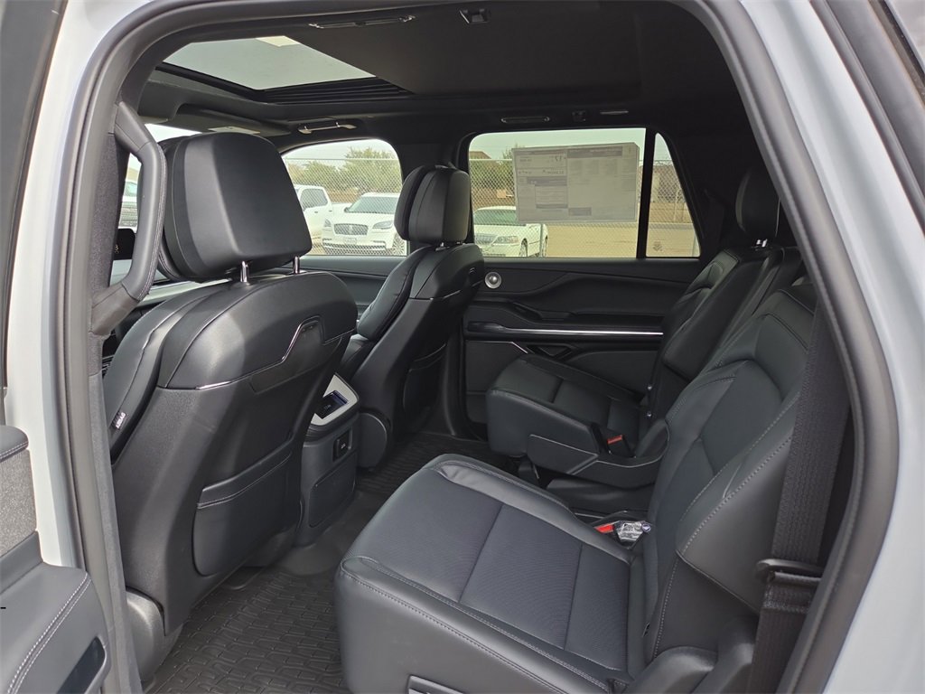 New 2026 Lincoln Navigator L Reserve w/ Jet Appearance Package image 9